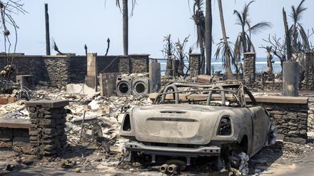 Die Trümmer des Waldbrandes sind in Lahaina, Hawaii, zu sehen.