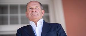 SPD-Spitzenkandidatin und Bundeskanzler treffen Führung DEHOGA Hessen und Hessischer Handelsverband Olaf Scholz, Bundeskanzler, während seiner RedeSPD-Spitzenkandidatin und Bundeskanzler treffen Führung DEHOGA Hessen und Hessischer Handelsverband Olaf Scholz, Bundeskanzler, während seiner Rede, *** SPD top candidate and Chancellor meet leadership DEHOGA Hessen and Hessian Trade Association Olaf Scholz, Chancellor, during his speech SPD top candidate and Chancellor meet leadership DEHOGA Hessen and Hessian Trade Association Olaf Scholz, Chancellor, during his speech,