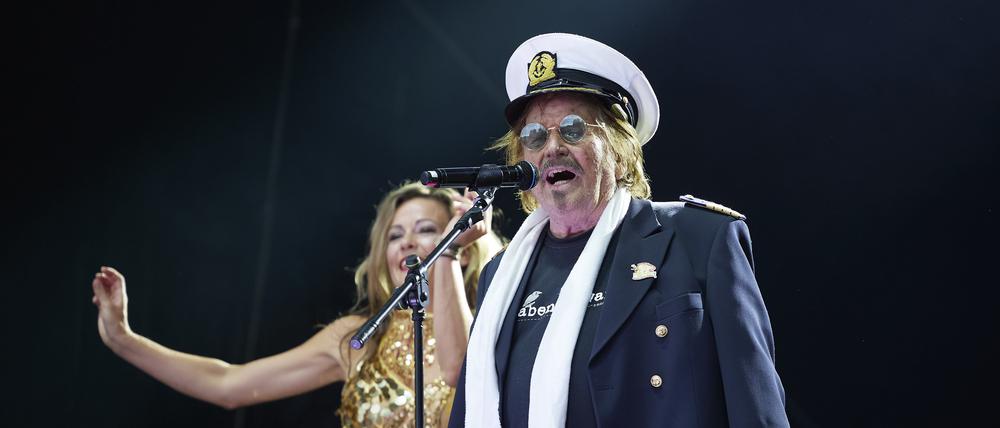 12.08.2023, Berlin: Schlagerstar Frank Zander gibt sein letztes großes Konzert beim Schlager-Olymp im Strandbad Lübars. Zander stand fast 50 Jahre auf der Bühne. Foto: Joerg Carstensen/dpa +++ dpa-Bildfunk +++
