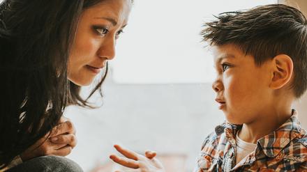 „Du willst das, ich will etwas anderes“: Wer als Elternteil immer nachgibt, um Konflikten aus dem Weg zu gehen, tut seinem Kind keinen Gefallen.