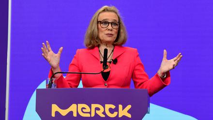 Belen Garijo Lopez, Vorstandsvorsitzende von Merck, ist in die Top 3 der deutschen Managergehälter aufgerückt. 