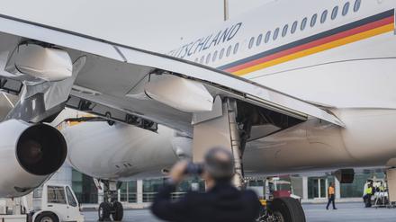 Das Regierungsflugzeug A340 der Flugbereitschaft, das wegen der Landeklappen nicht fliegt. 
