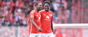 Sheraldo Becker und David Fofana vom 1. FC Union Berlin.