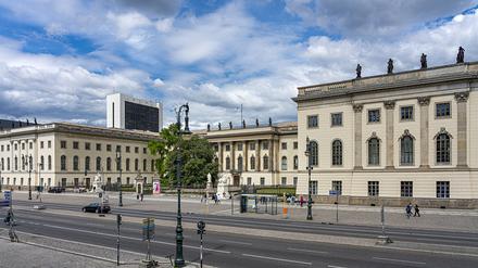 An der HU läuft ein Disziplinarverfahren gegen einen Prof, der eine Frau körperlich belästigt haben soll.