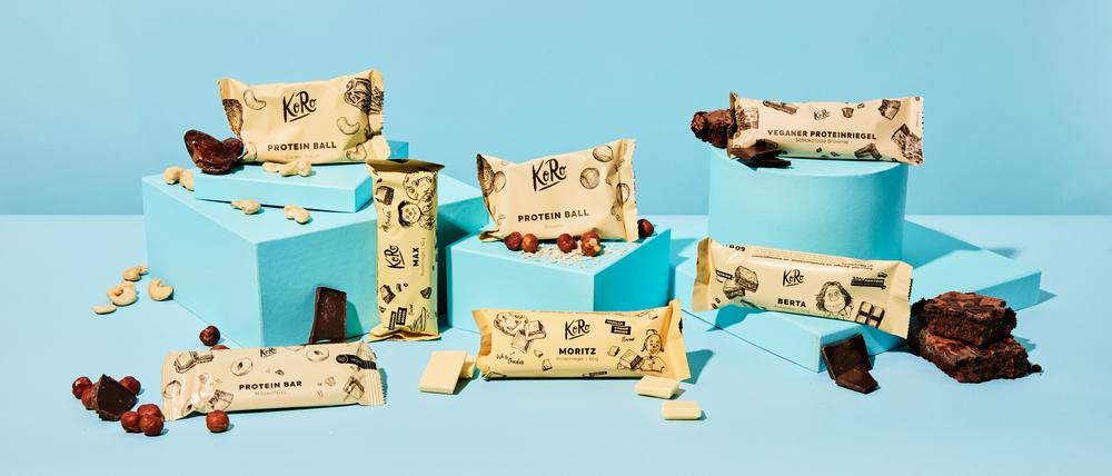 Koro ist mit Nüssen in Großpackungen bekannt geworden. Jetzt stellt das Unternehmen auch eigene Produkte wie Proteinriegel oder Energyballs her.