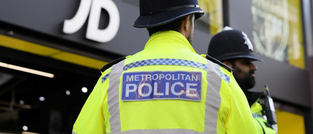 Ein Polizist in in London.