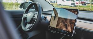 Tesla will künftig vor allem Geld mit seiner Software verdienen.