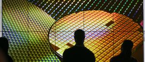 Besucher des Museums der Taiwan Semiconductor Manufacturing Company, TSMC.