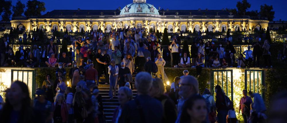  Potsdamer Schlössernacht 2021 im Schlosspark Sanssouci. Potsdam, 21.08.2021 *** Potsdam Palace Night 2021 in Sanssouci Palace Park Potsdam, 21 08 2021 Foto:xT.xBartillax/xFuturexImage
