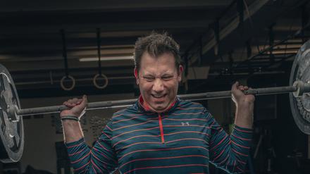 SPD-Generalsekretaer Lars Klingbeil waehrend des Cross Fit Trainings bei G3 CrossFit. Fotografiert am 11. Dezember 2019 beim Crossfit in Berlin.
