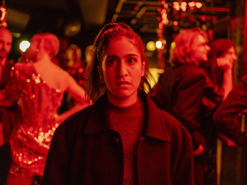 Banafshe Hourmazdi über „Loving Her“ „Eine lesbische Serie im ZDF