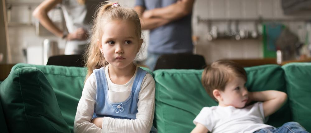 Ungerechte Eltern. Korrigieren bringt nicht viel, aber man kann die Kinder ermutigen.