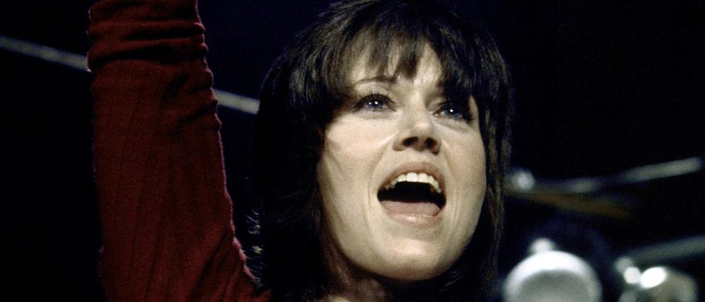 Zur ARTE-Sendung
Jane Fonda - Eine Rebellin in Hollywood
Jane Fonda ist alles in einem: Erbin von Hollywoods Starsystem und Muse des französischen Autorenfilms, Oscarpreisträgerin und Aktivistin, Feministin und Aerobic-Queen.
Jane Fonda ist alles in einem: Erbin von Hollywoods Starsystem und Muse des französischen Autorenfilms, Oscarpreisträgerin und Aktivistin, Feministin und Aerobic-Queen.
© The LIFE Picture Collection/Getty Images/Bill Ray
Foto: ARTE France
Honorarfreie Verwendung nur im Zusammenhang mit genannter Sendung und bei folgender Nennung "Bild: Sendeanstalt/Copyright". Andere Verwendungen nur nach vorheriger Absprache: ARTE-Bildredaktion, Silke Wölk Tel.: +33 3 90 14 22 25, E-Mail: bildredaktion@arte.tv Jane Fonda