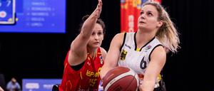 Catharina Weiss im Spiel gegen Spanien
