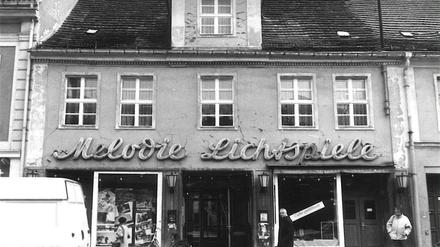 Die Melodie-Lichtspiele in der Friedrich-Ebert-Straße. Bis 2004 befand sich dort ein Kino, heute gibt es Pizza und Waffeln.