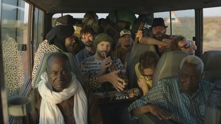 Kultureller Dialog als Roadmovie: Die Musiker des Omniversal Earkestra begeben sich auf die Spuren des „Sound of Mali“.