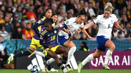 Linda Caicedo (l.) ist eine der talentiertesten Spielerinnen auf der Welt.