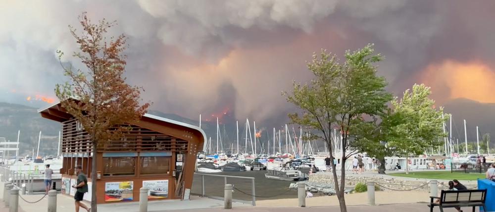 Die Waldbrände sind nur noch wenige Kilometer von der kanadischen Großstadt Kelowna entfernt.