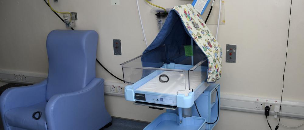 Eine Krippe im Krankenhaus von Chester (Archivbild).