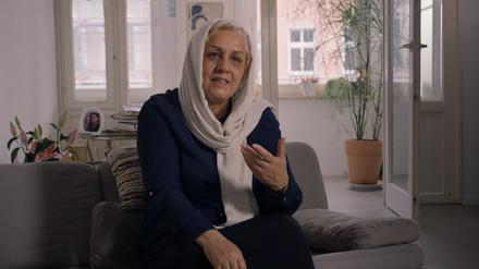 Die iranische Frauenrechtsaktivistin Shole Pakavran im Dokumentarfilm „Sieben Winter in Teheran“.