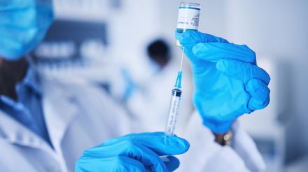 Der Impfstoff gegen Mpox ist zwar sicher. Wie gut er wirklich ist, untersucht die Charité gerade – und ist dabei dringend auf mehr Probanden angewiesen. 