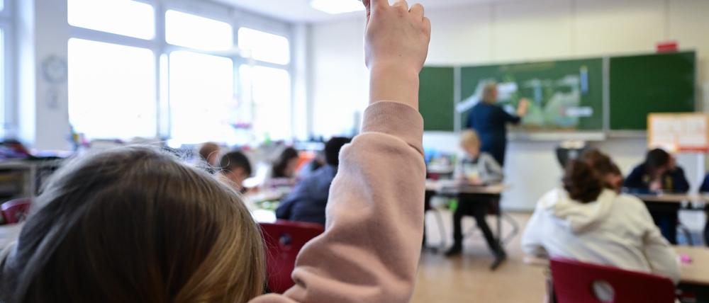 Vor allem an Schulen im ländlichen Raum herrscht großer Lehrermangel.