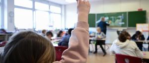 Vor allem an Schulen im ländlichen Raum herrscht großer Lehrermangel.