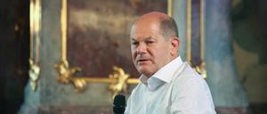 18.08.2023, Bayern, Landsberg am Lech: Bundeskanzler Olaf Scholz (SPD) spricht während einer Interview-Veranstaltung der Augsburger Allgemeinen im Kleinen Goldenen Saal. Foto: Karl-Josef Hildenbrand/dpa +++ dpa-Bildfunk +++