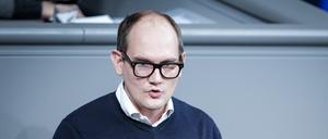 Janosch Dahmen, Bundestagsabgeordneter von Bündnis 90/die Grünen, spricht bei der Sitzung des Bundestags.