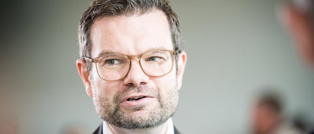 Im Kampf gegen Clan-Kriminalität hat Justizminister Marco Buschmann vor Sippenhaft gewarnt (Archivbild).