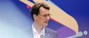 NRW-Miinisterpräsident Hendrik Wüst CDU bei seinem Besuch bei den World Dwarf Games 2023 auf dem Gelände der Sporthochschule Köln.