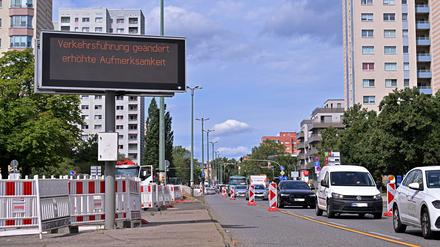 Nicht so breit: Noch bis Freitag ist die Breite Straße auf eine Fahrspur verengt. 
