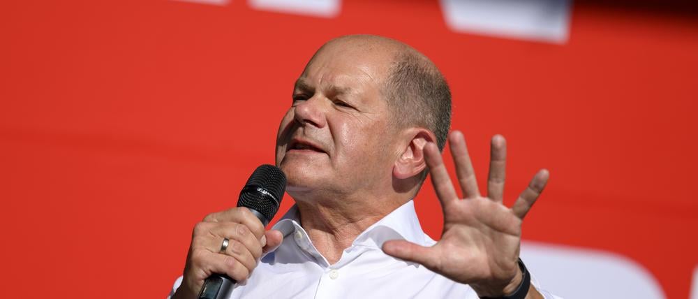 Bundeskanzler Olaf Scholz (SPD) beim Wahlkampfauftakt der Bayern- SPD auf dem Marienplatz in München.