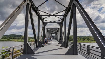 Nach längerer Rekonstruktion ist die Bartoszewski-Brücke im Oderbruch seit Juni 2022 für Fußgänger und Radfahrer passierbar.