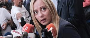 Giorgia Meloni wirft Mafia Kannibalismus vor.