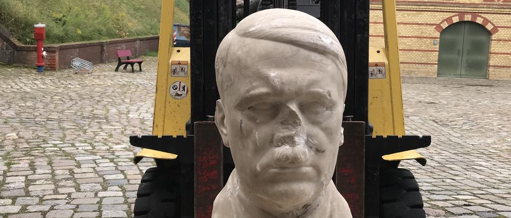 Bei Bauarbeiten in Berlin-Mitte gefundene Hitlerbüste wird auf der Zitadelle Spandau gezeigt.