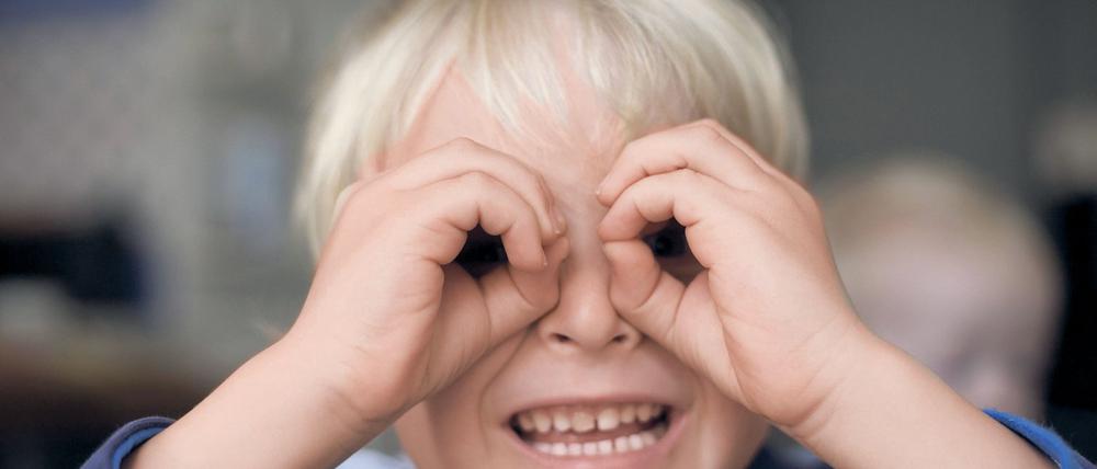 Kinder unter 14 kriegen ihre Brille vom Augenarzt verschrieben.