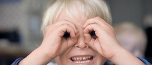 Kinder unter 14 kriegen ihre Brille vom Augenarzt verschrieben.