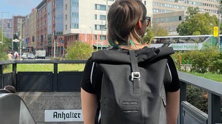 Eva B. ist gerannt, als sie die Station endlich erreichte.