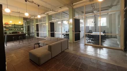 Coworking, Café und mehr. In die ehemalige Post in Potsdam-Babelsberg zieht neues Leben ein. 