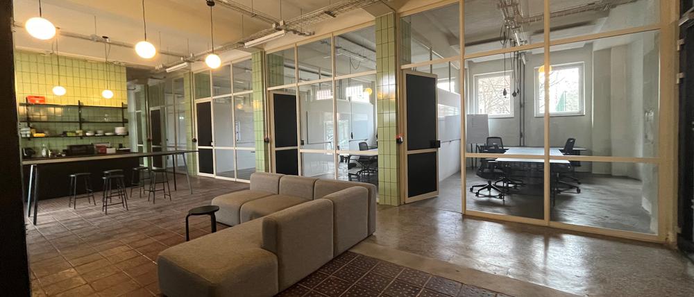 Coworking, Café und mehr. In die ehemalige Post in Potsdam-Babelsberg zieht neues Leben ein.