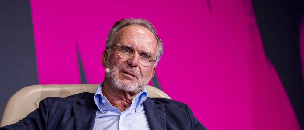 Karl-Heinz Rummenigge will den Kuss-Eklat um den spanischen Verbandspräsidenten Luis Rubiales nach dem WM-Finale zwischen Spaniens und Englands Fußballerinnen nicht überbewerten (Archivbild).