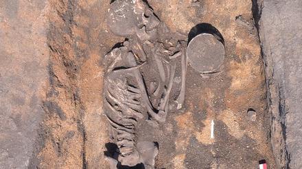 Ausgrabung des einen von sechs Brüdern in der „Kurgan 1“-Anlage. Der Erstgeborene hatte den höchsten Status inne.
