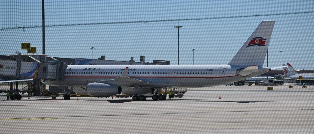 Das Flugzeug der staatlichen Fluggesellschaft Air Koryo auf dem Pekinger Flughafen.
