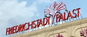 „Falling in love“ heißt die neue Show im Friedrichstadt-Palast