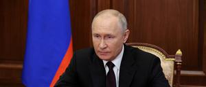 Die Ukraine wehrt seit fast 18 Monaten mit massiver westlicher Hilfe die vom russischen Präsidenten Wladimir Putin befohlene Invasion ab.