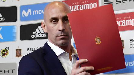 Luis Rubiales hatte die Spielerin Jennifer Hermoso bei der Siegerehrung nach dem 1:0 im Finale gegen England in Sydney auf den Mund geküsst.