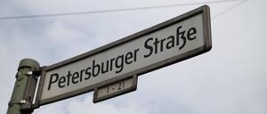 Petersburger Straße in Berlin Petersburger Straße in Berlin

Petersburg Road in Berlin Petersburg Road in Berlin