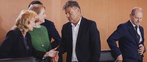 Vertreter*innen der Ampel-Koalition, darunter Olaf Scholz, Robert Habeck und Lisa Paus. 