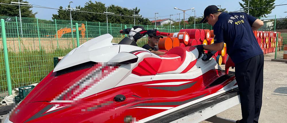 Ungewöhnliches Fluchtmittel: Kwon Pyong kam mit dem Jetski sehr weit.